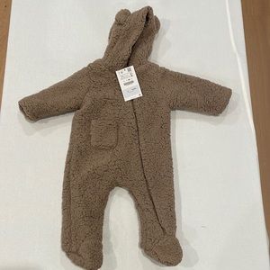 Zara baby cold weather onesie.  Brand new .  Tags attached.  Size 3-6months.